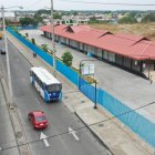 Movilidad. La falta de seguridad en la parroquia Febres Cordero es una de las razones por la que los ciudadanos evitan caminar. En la foto la nueva estación de la Metrovía, en la 29.
