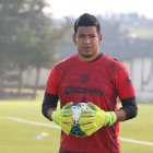 Walter Chávez, arquero de Técnico, se prepara con optimismo para lo que será su duelo ante Barcelona.