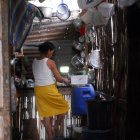 En las zonas rurales las mujeres que no cumplen las veces de jefe de hogar, también trabajan en labores de campo: siembras y cosechas de productos de consumo.