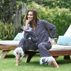 Jessica Núñez, desde la pandemia empezó a diseñar pijamas y túnicas.