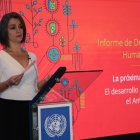 Mónica Andrade, responsable de Ambiente y Energía del PNUD en Ecuador, en la presentación de los resultados del Índice de Desarrollo Humano de 2020.