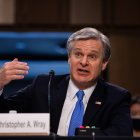El director del FBI, Christopher Wray, testifica ante el Comité Judicial del Senado en el Capitolio, en Washington (EE.UU.).