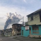Bodegas de un reconocido almacén de electrodomésticos se quemaron luego de un voraz incendio.
