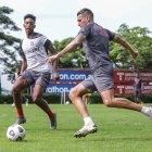 Carlos Garcés (d), atacante de Barcelona, se perfila como titular para medir al Guayaquil City el domingo en el Christian Benítez.