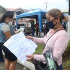 Garzota. En CNEL, usuarios hacen fila para reclamar por los incrementos en las facturas de luz.