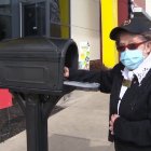 Ruth Shuster trabaja hace más de dos décadas para el gigante estadounidense de comida rápida McDonald"s.