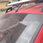 Una fina capa de ceniza del volcán Sangay cae en Guayaquil, en la foto un carro estacionado en la Huancavilca del sur.