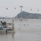 Las protecciones que tiene la Aerovía resiste un impacto de 1.000 toneladas. Pero hay que estar pendiente que una nave con un calado de más de 10 metros no se suelte, se puede enredar con los cables.