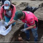 Piezas. En enero de este año descubrieron un anillo de metal, osamentas y piedras. 2