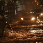 Varios carros sufrieron daños por la inundaciones en Guayaquil