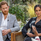 Momento en el que la periodista Oprah Winfrey entrevistaba a los exmiembros reales.