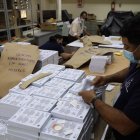 La imprenta de la Universidad de Guayaquil culminó ayer la impresión de las papeletas electoral para los comicios.