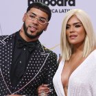 Anuel y Karol G. en una premiación. La pareja de artista pusieron fin a su noviazgo.