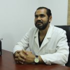 Alberto Sper Sempértegui, doctor especialista en Medicina Crítica y Medicina Interna.