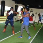 Tricolor. Ítalo Perea (i) y Julio César Castillo en uno de las prácticas en Portoviejo.