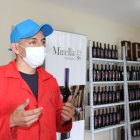 En las visitas los usuarios ven todo el proceso de elaboración y pueden probar los vinos de Mirella Wibery. Tardan un año en prepararse.