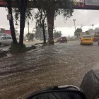 Las lluvias y el desbordamiento de dos ríos han afectado seriamente a numerosos barrios del distrito.