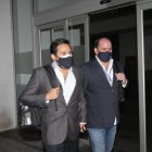 El abogado Carlos Barquet, procurador síndico del Municipio, y el doctor Carlos Salvador, director de Salud, a la salida de la reunión con el ministro.