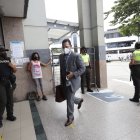 Asistencia. Carlos Sánchez, defensa de la exgerente de Los Ceibos Susana Mera, procesada en dos casos.