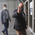 Diligencia. El ministro de Finanzas Mauricio Pozo, a su ingreso a la Fiscalía este viernes 26 de marzo