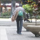 Escenario. Es común ver cómo recicladores duermen en cartones.