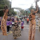 Moradores y dirigentes de seis parroquias se reunieron en el parque El Arbolito, luego avanzaron hacia el MAAE y la Corte Constitucional.