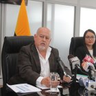 El ministro de Economía y Finanzas, Mauricio Pozo, dio una rueda de prensa junto a la gerente del Banco Central del Ecuador, Verónica Artola, para hablar de los resultados económicos de 2020.