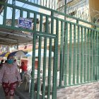 Las peatonales y las viviendas de la ciudadela Sopeña permanecen con rejas para evitar la delincuencia que cada día toma mayor fuerza.