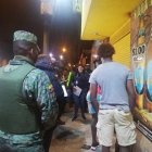 El toque de queda se incumple en Quito.