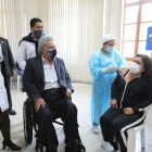 El presidente Moreno y la ministra Creamer, en el inicio de la jornada de vacunación a los docentes.