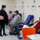 Vista de la unidad de emergencia con pacientes covid-19 del hospital Iess del Sur en Quito.