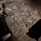 Una losa ornamentada, acaba de convertirse en una nueva fuente de conocimiento cartográfico

Una losa ornamentada, acaba de convertirse en una nueva fuente de conocimiento cartográfico
Inrap./Denis Gliksman