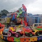 Hecho. Los juegos mecánicos estaban en un área pública donde hay canchas deportivas.