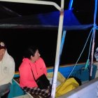 Momentos en que la Armada del Ecuador encontró a los pescadores que estaban a la deriva.