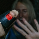 El uso de gas pimienta y de otras armas no letales no está enmarcado en la ley.