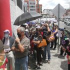 Las largas filas para acceder a la vacuna se repitieron hoy.