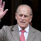 El martes 16 de febrero, como medida de precaución, el duque fue ingresado al hospital King Edward VII en Londres luego de varios días de sentirse indispuesto. Luego, fue sometido a una cirugía de corazón y dado de alta el 16 de marzo.