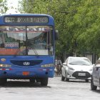 os buses contarán con adhesivos especiales para distinguir el aumento de la tarifa.