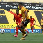 Barcelona derrotó a Aucas por 3-0 luego de que los orientales se quedaron con seis juagdores.