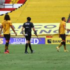 El partido entre Barcelona y Aucas acabó a los 17 minutos. La visita se quedó con seis jugadores y no pudo continuar.
