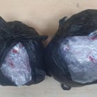 En esta bolsas habían 19 paquetes con más de cinco mil dosis de heroína, que estaban en poder de una mujer