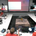 Los ingenieros de la NASA celebrando después del ensayo.