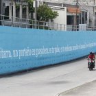 MURALES DE LETRAS QUE PINTA EL MUNICIPIO EN COLINAS DE LA ALBORADA Y EN LOS EXTERIORES DE LA FACULTAD DE FILOSOFIA/JIMMY NEGRETE/GUAYAQUIL-ECUADOR