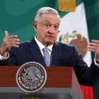 El presidente de México, Andrés Manuel López Obrador, habla durante su conferencia de prensa matutina en Palacio Nacional.