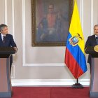 El presidente electo Lasso y el mandatario colombia brindaron una declaración de prensa a medios de comunicación.