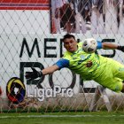 El golero de Macará se perderá los siguientes seis partidos por orinar detrás del arco.