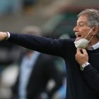 Ariel Holan dio un paso al costado de la dirección técnico al cuadro brasileño.