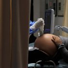 El fuerte aumento de las muertes de mujeres embarazadas por covid-19 preocupa a las autoridades brasileñas.