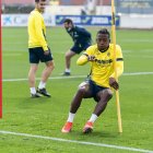 Pervis Estupiñán está en perfectas condiciones físicas y podría jugar de titular si el entrenador lo considera