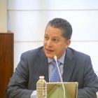 Abad tiene una licenciatura en Administración de Empresas de la Universidad Tecnológica Equinoccial y un posgrado en Planificación de Estrategias de Transporte y Tránsito. Es Secretario de Movilidad.